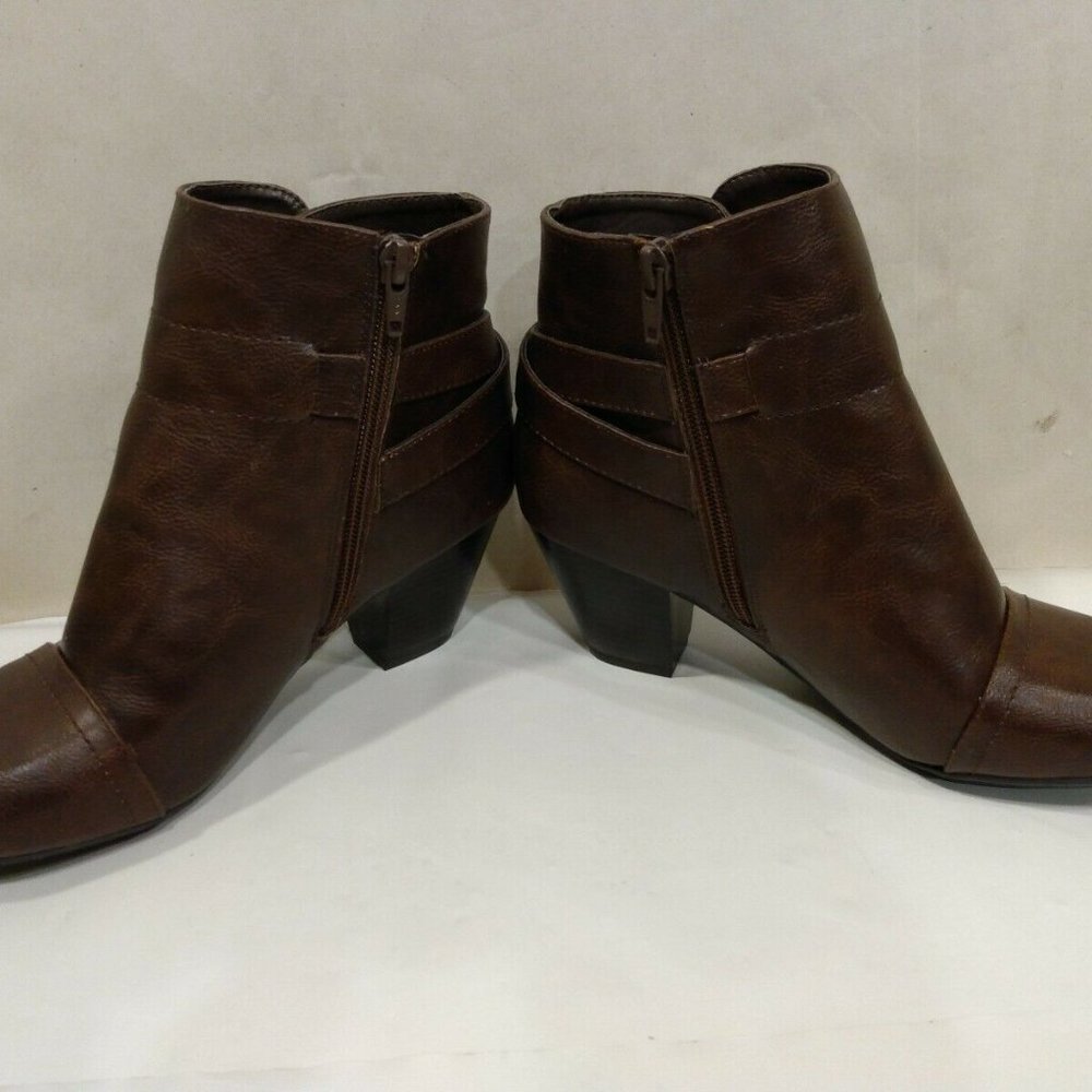 Rialto Caitlin Almond Toe Ankle Fashion Boots